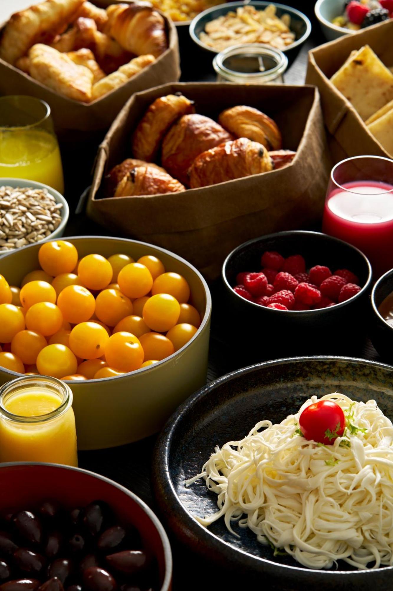 Address Jabal Omar Makkah Aparthotel Mekka Buitenkant foto A selection of fruit and juice